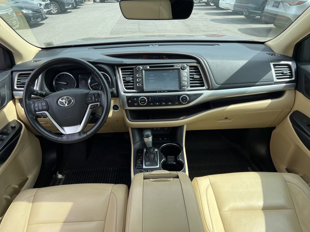 Used 2018 Toyota Highlander XLE AWD/4WD image 19
