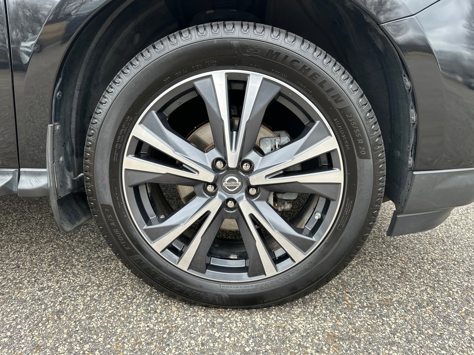 Used 2018 Nissan Pathfinder Platinum image 12