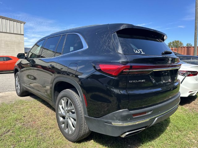 Used 2025 Buick Enclave Preferred FWD image 10