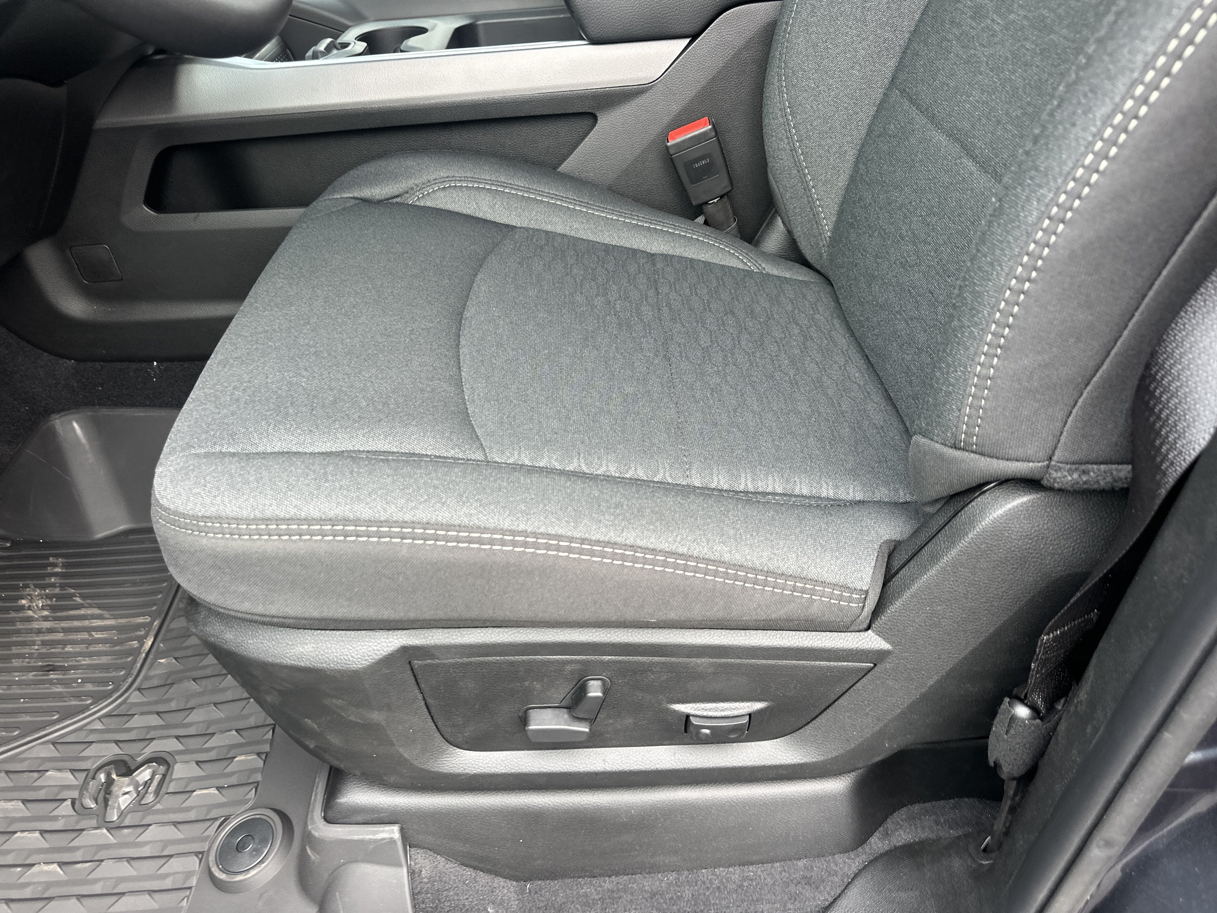 New 2026 RAM 2500 Big Horn AWD/4WD image 28