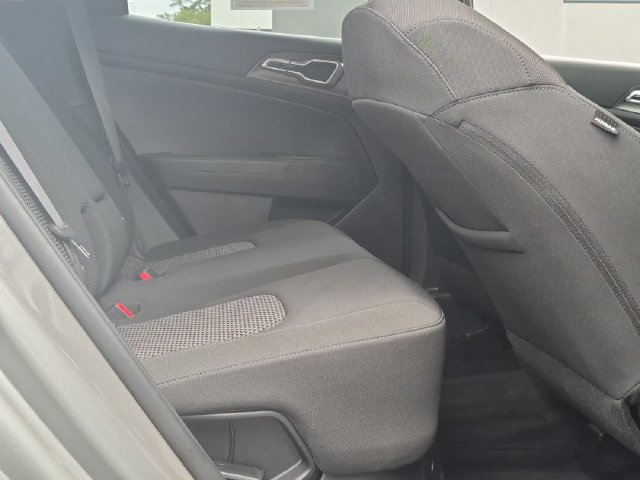 Used 2026 Kia Sportage LX FWD image 24