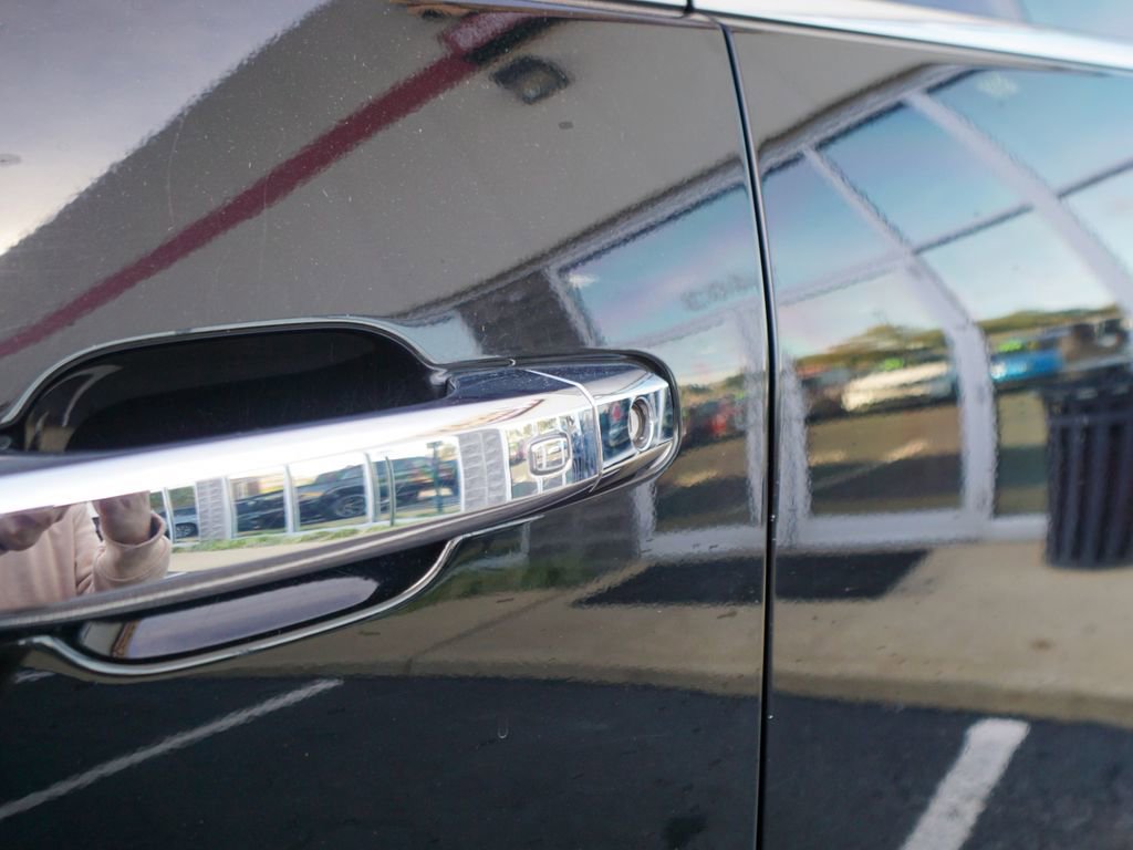 Used 2020 Chevrolet Silverado 2500 LTZ w/ LTZ Premium Package AWD/4WD image 12