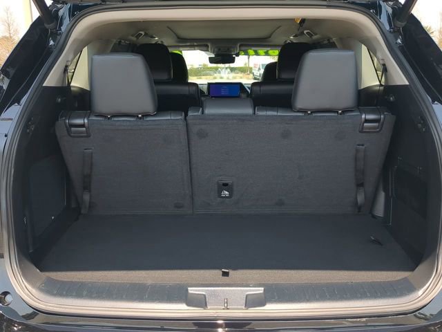 Used 2023 Toyota Highlander Platinum image 13