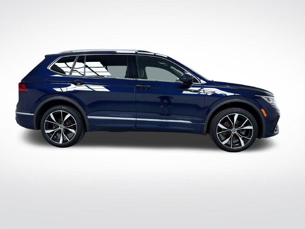 Used 2023 Volkswagen Tiguan SEL R-Line AWD/4WD image 2