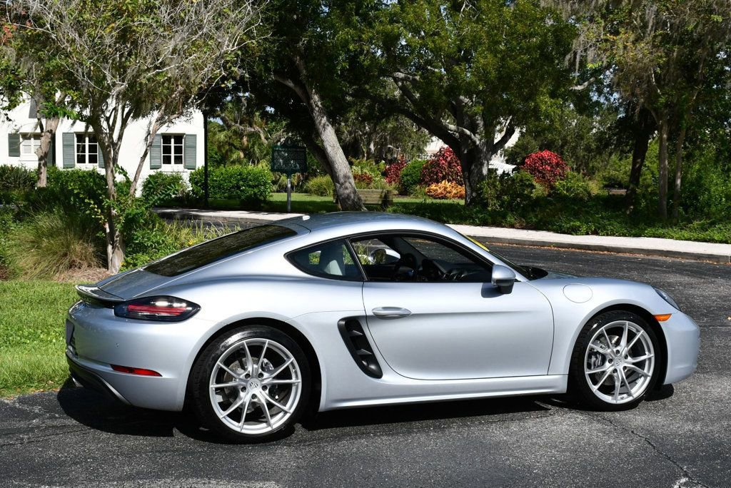 Used 2018 Porsche 718 Cayman RWD image 6