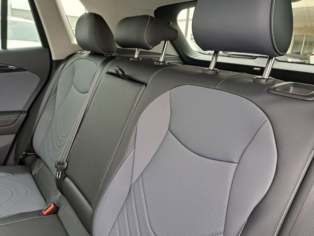 New 2026 Volkswagen Tiguan SE image 24