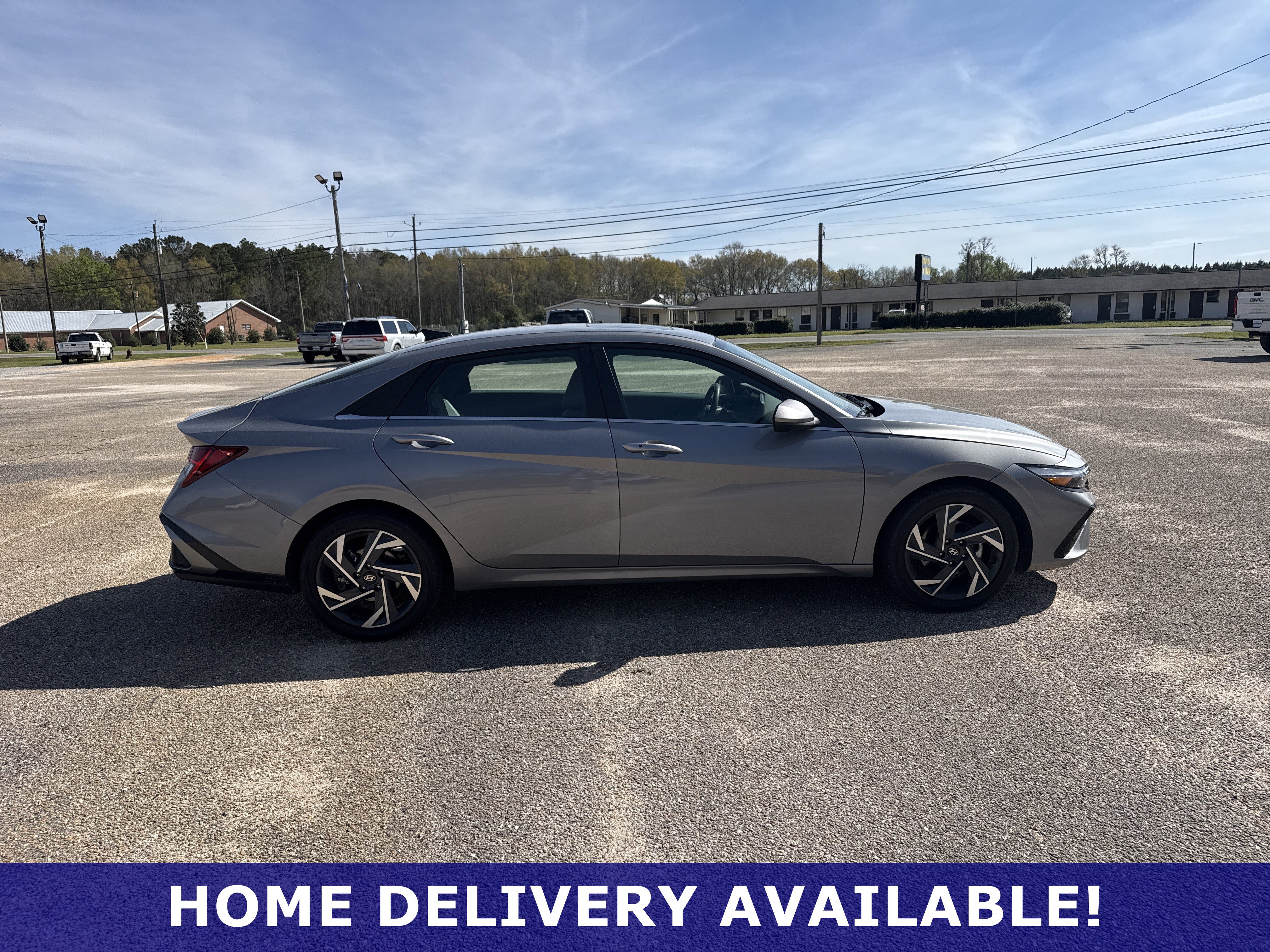 Used 2025 Hyundai Elantra SEL image 12