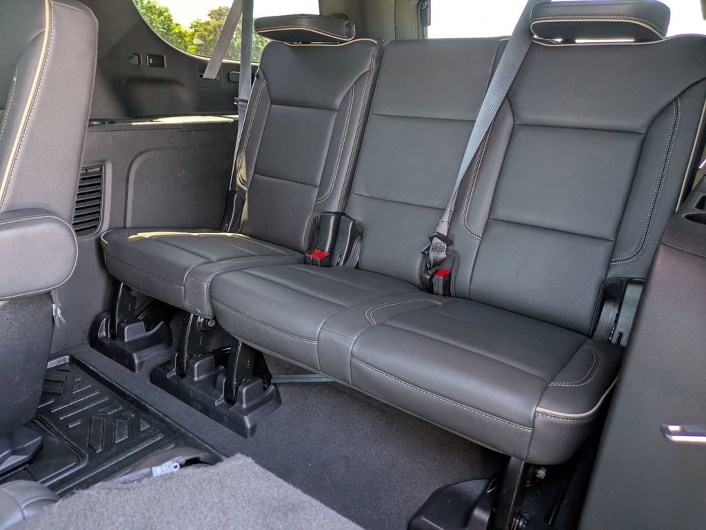 Used 2024 GMC Yukon XL SLT AWD/4WD image 24