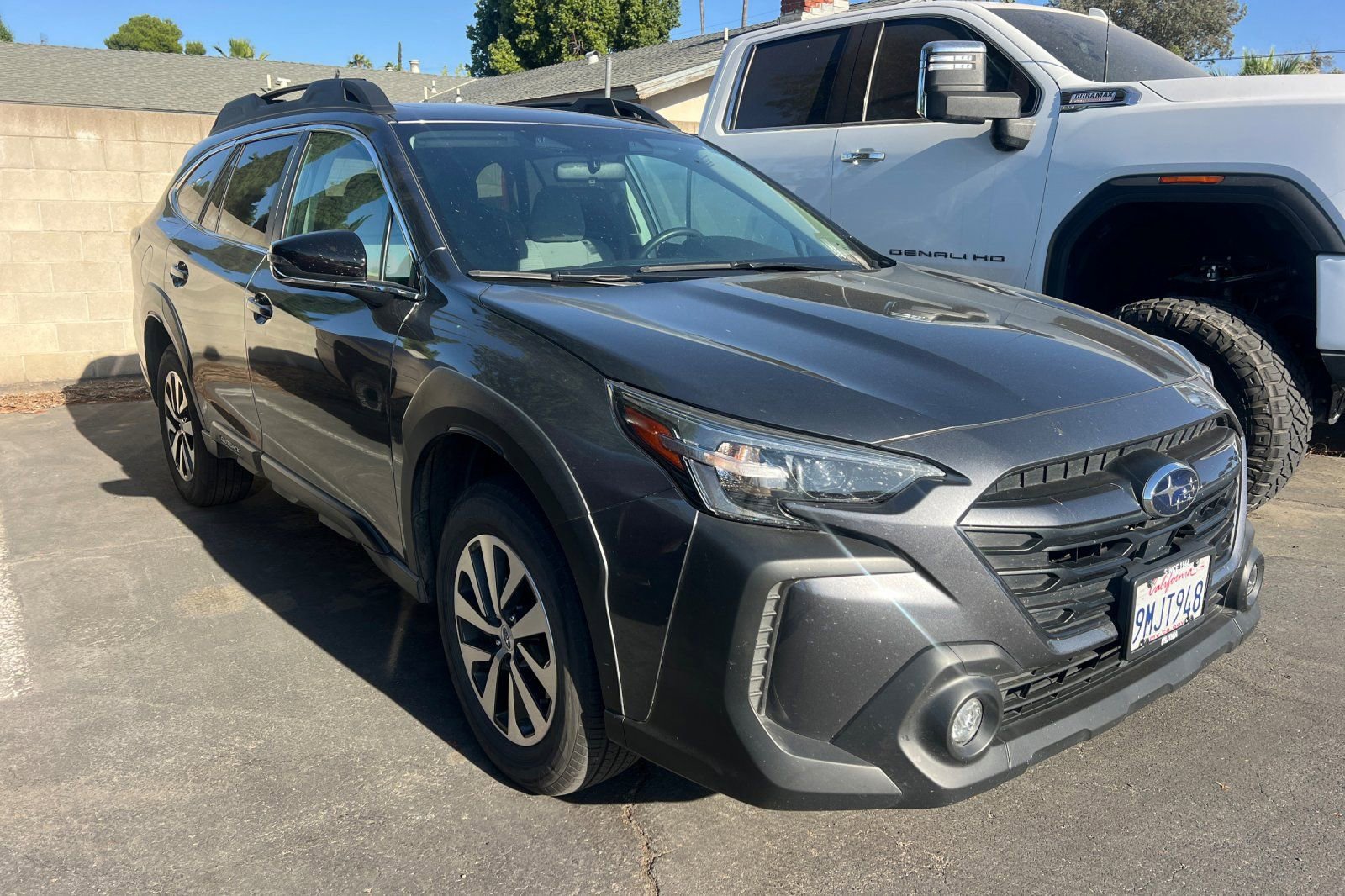 Used 2024 Subaru Outback Premium AWD/4WD image 2