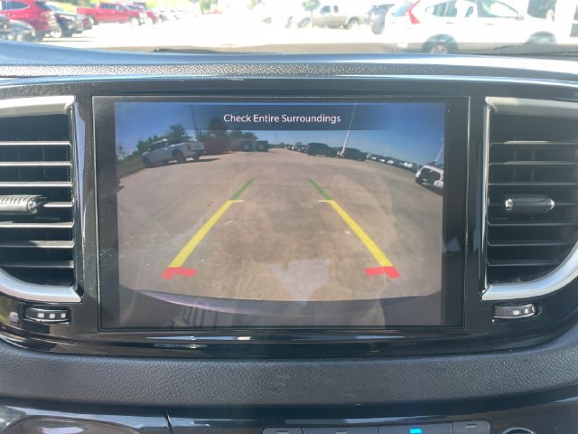 Used 2021 Chrysler Pacifica Touring-L FWD image 14