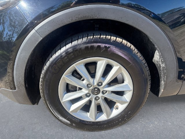 Used 2019 Kia Sorento L FWD image 10