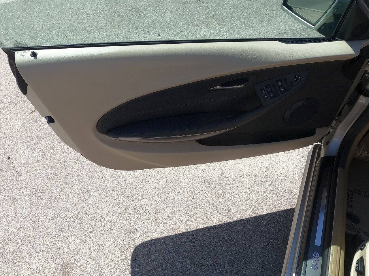Used 2004 BMW 645Ci Convertible RWD image 16
