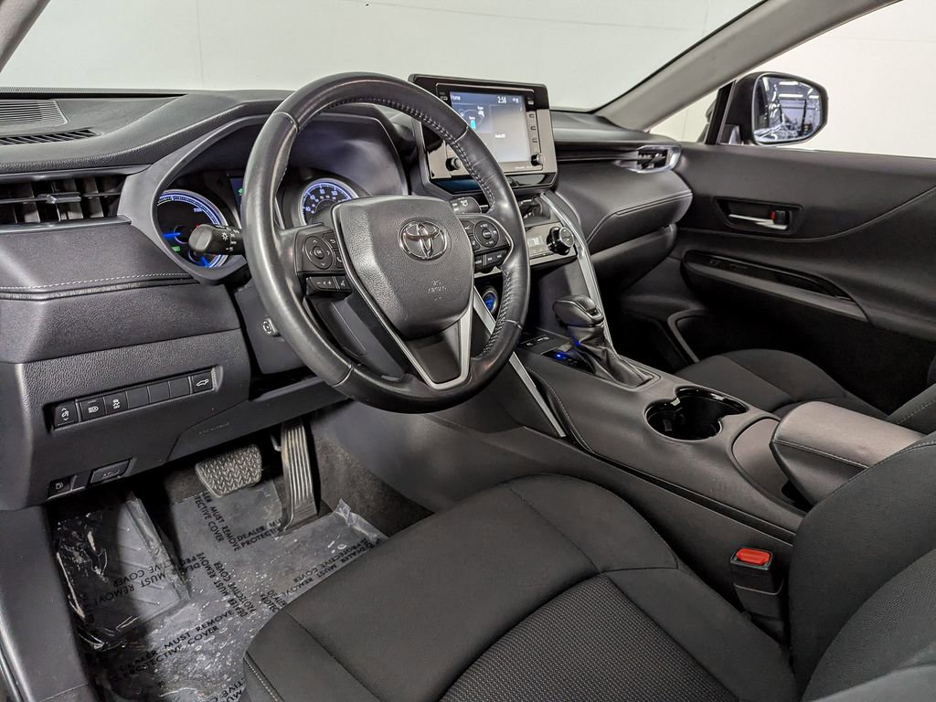 Used 2022 Toyota Venza LE image 15