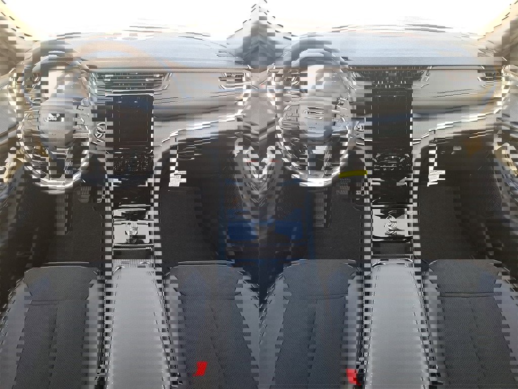 New 2025 Jeep Grand Cherokee Altitude image 9