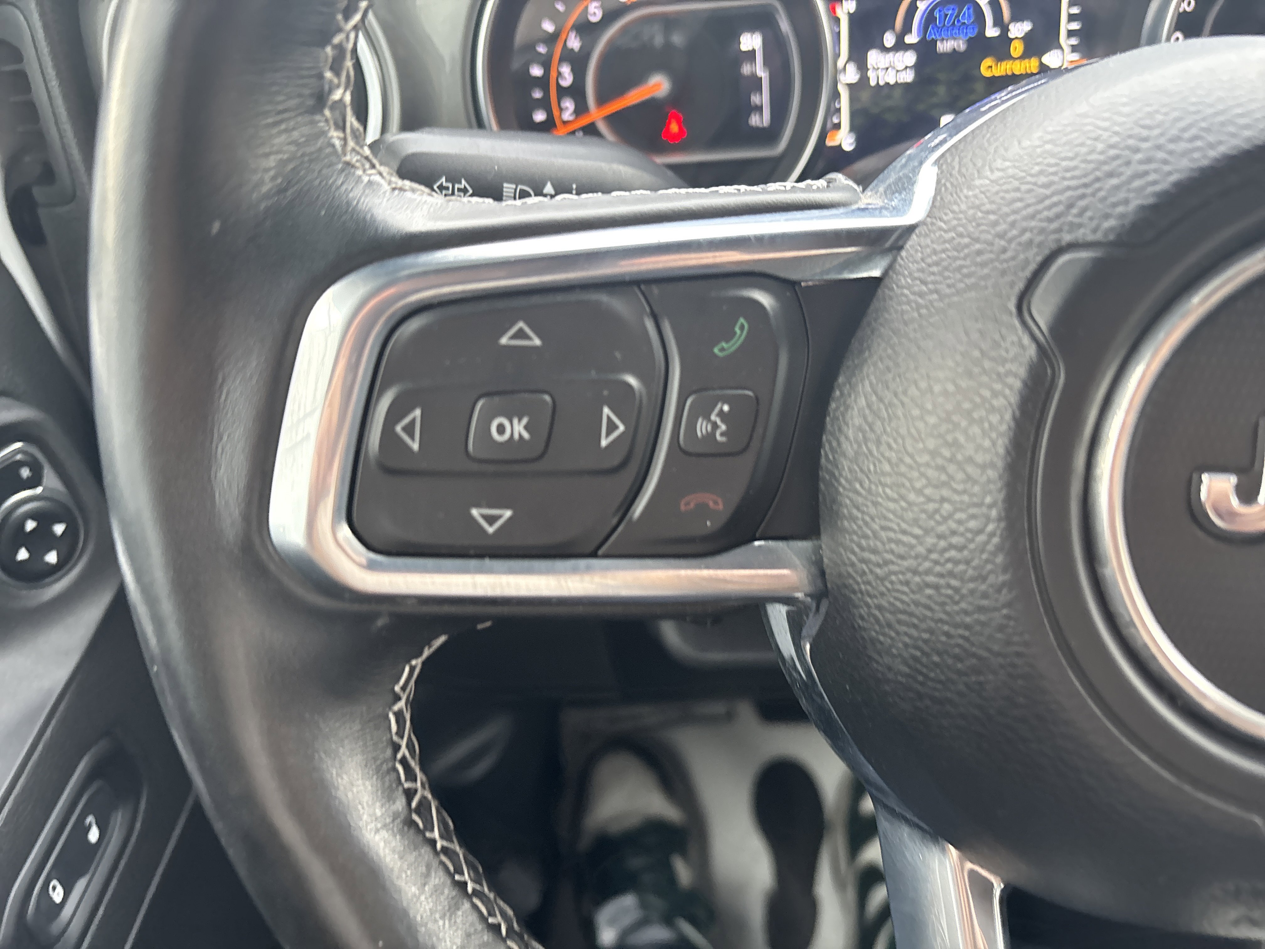 Used 2023 Jeep Wrangler Sahara w/ Cold Weather Group image 18