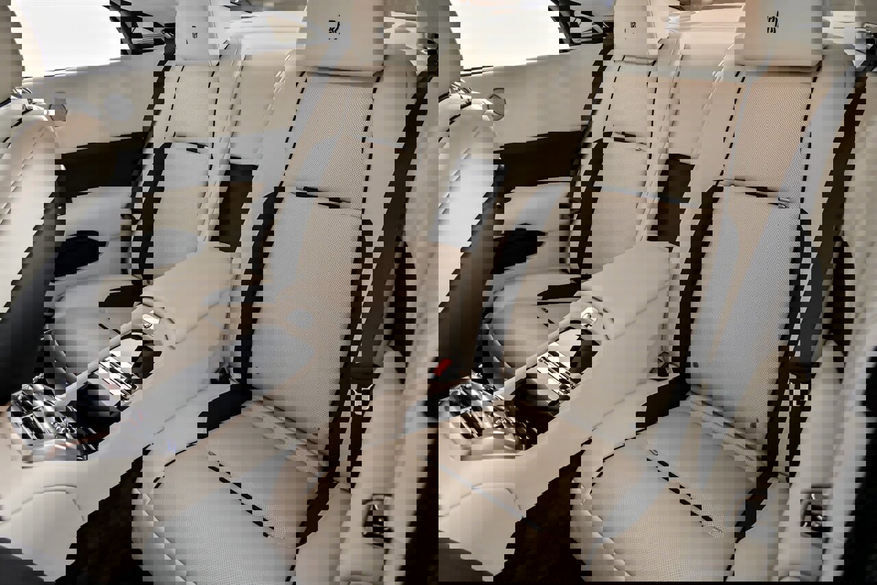 Used 2019 Rolls-Royce Wraith image 25