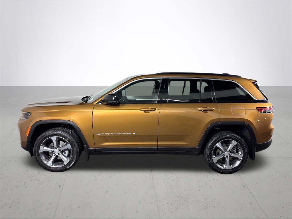 New 2026 Jeep Grand Cherokee Limited w/ MOPAR Finishing Package AWD/4WD image 9