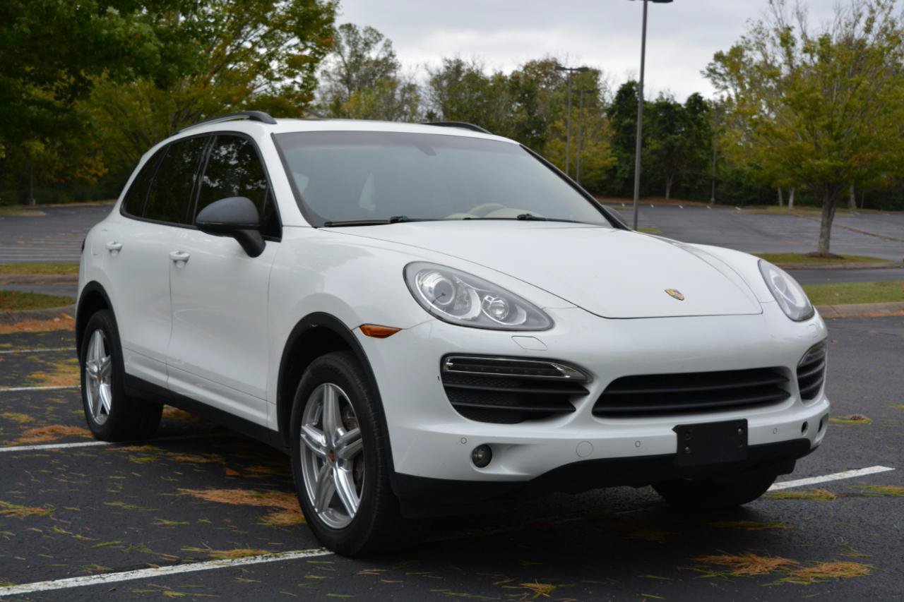 Used 2013 Porsche Cayenne AWD/4WD image 3