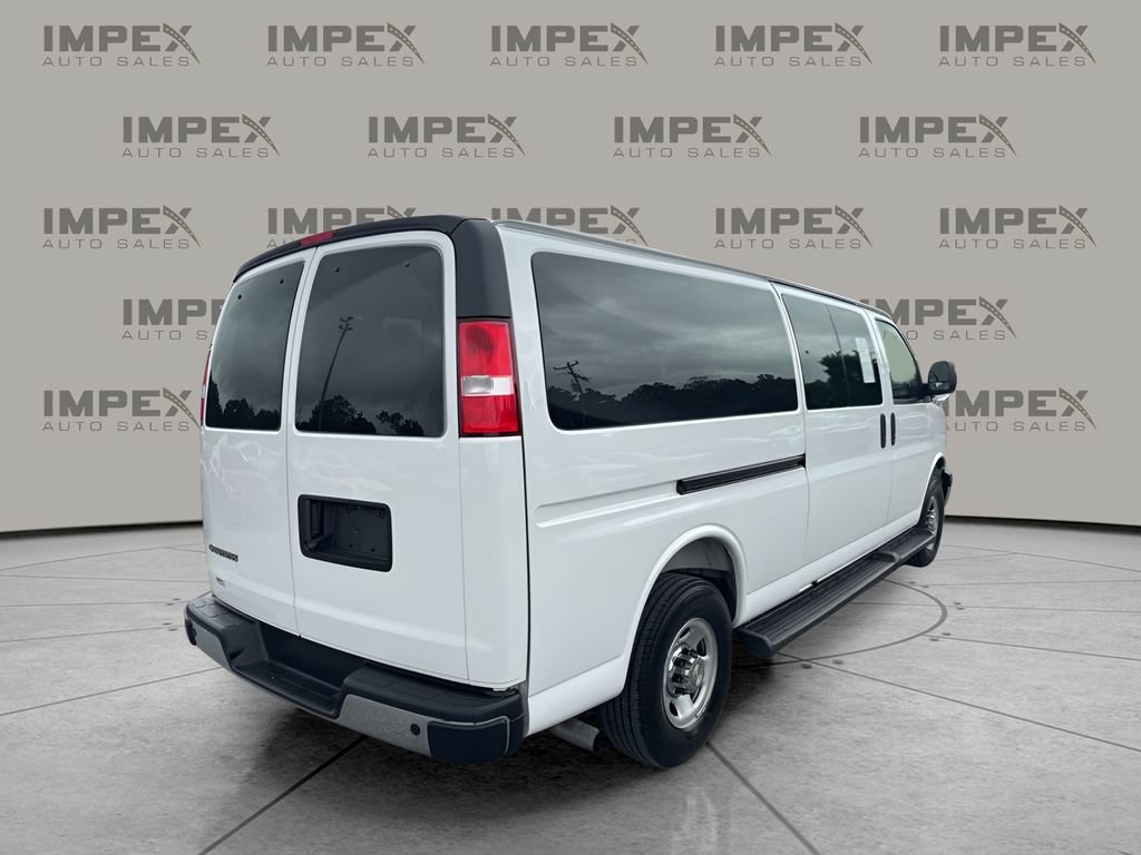 Used 2025 Chevrolet Express 3500 LT w/ LT Preferred Equipment Group RWD image 5