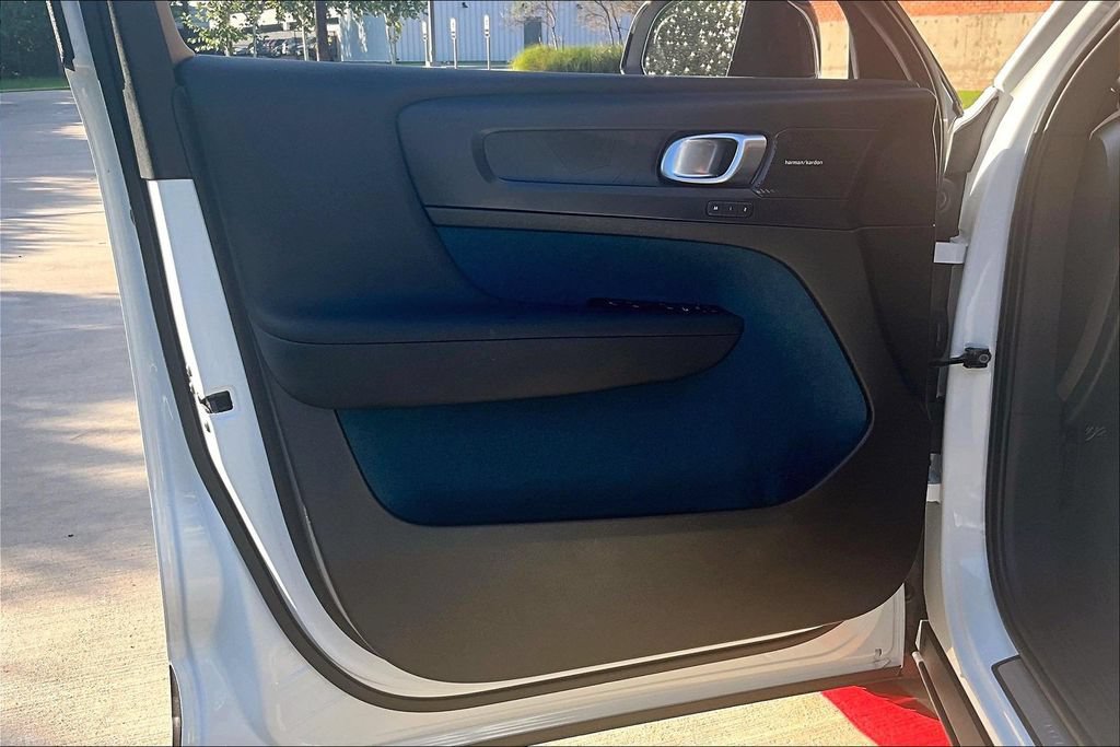 Certified 2023 Volvo C40 P8 Recharge Ultimate AWD/4WD image 24