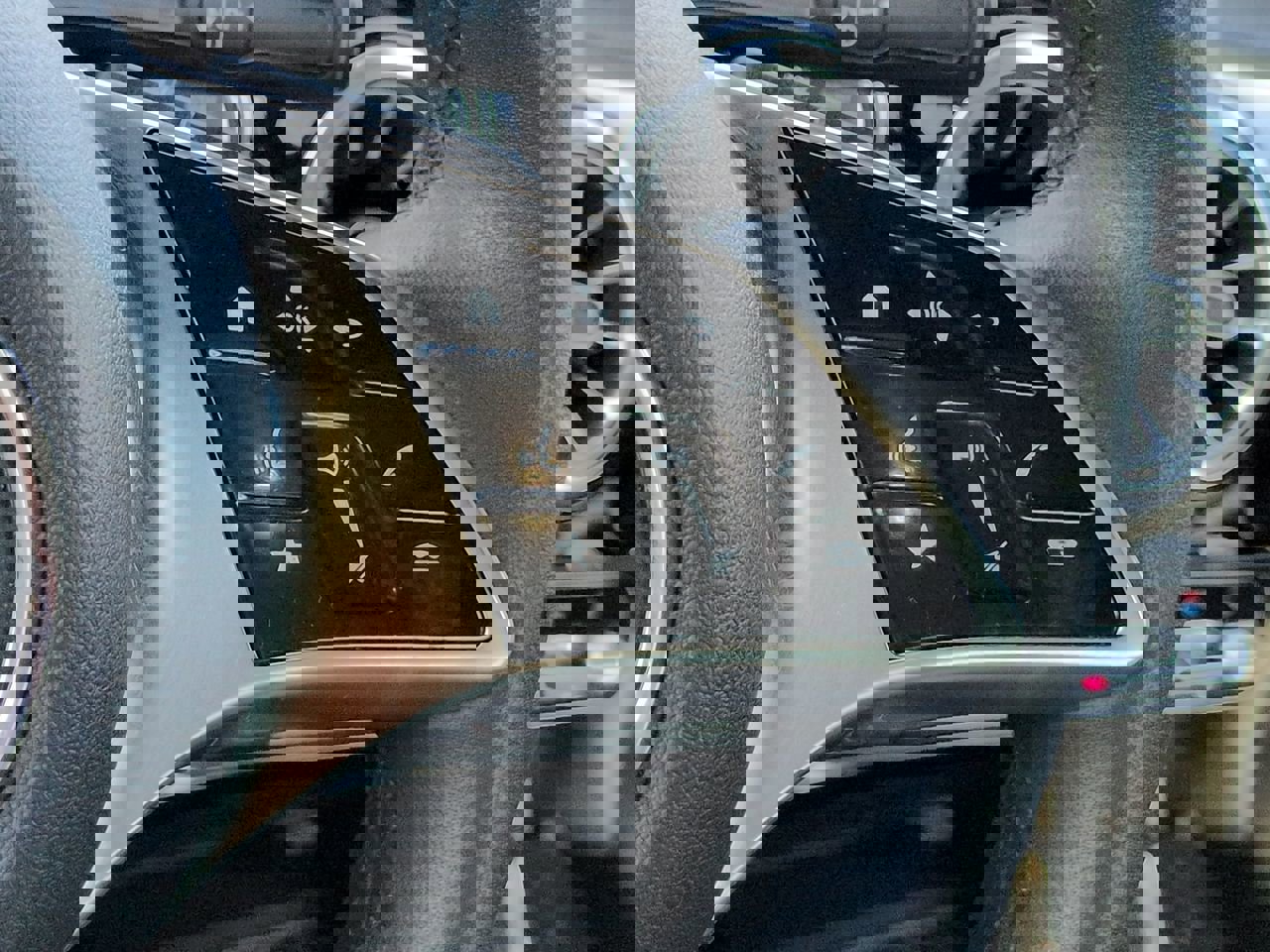 Used 2024 Mercedes-Benz CLA 250 image 24