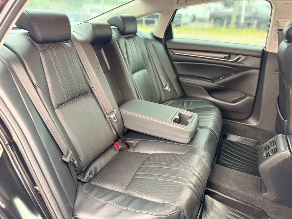 Used 2018 Honda Accord Touring image 22