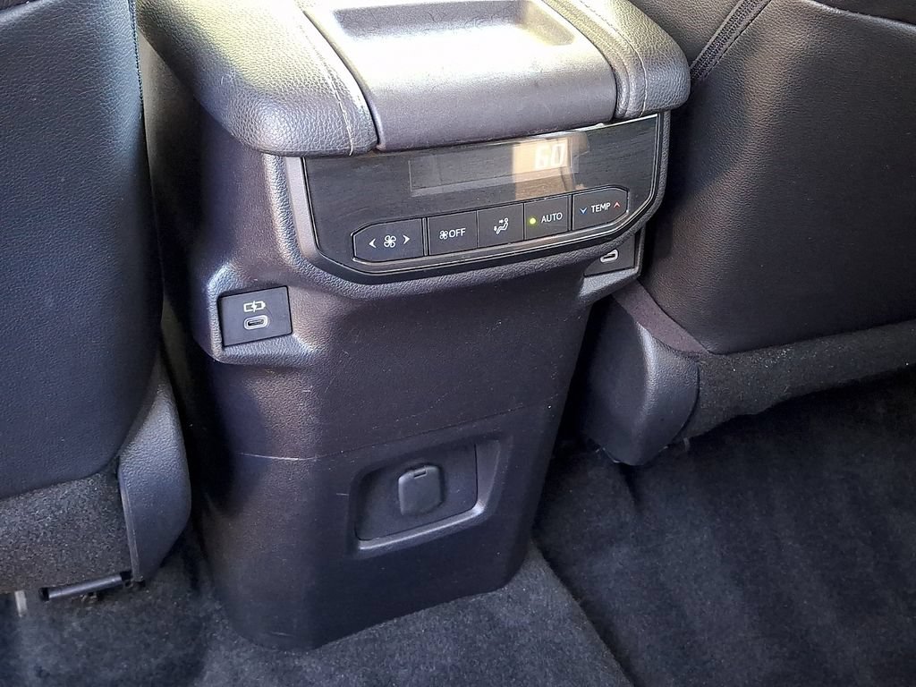 Used 2024 Toyota Grand Highlander AWD image 12