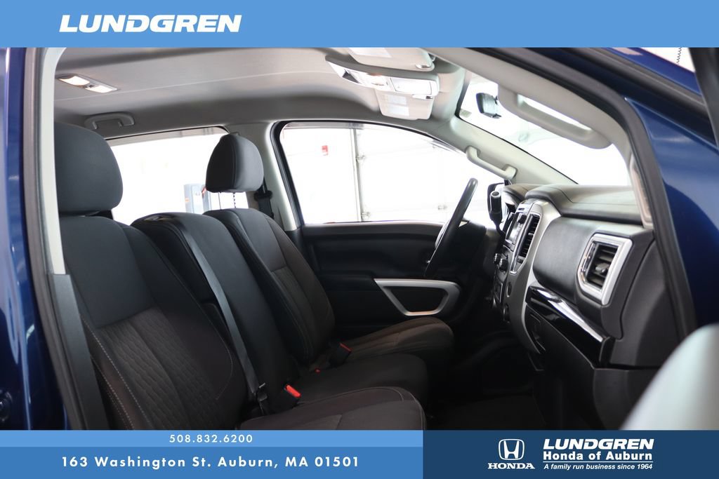 Used 2019 Nissan Titan SV AWD/4WD image 15
