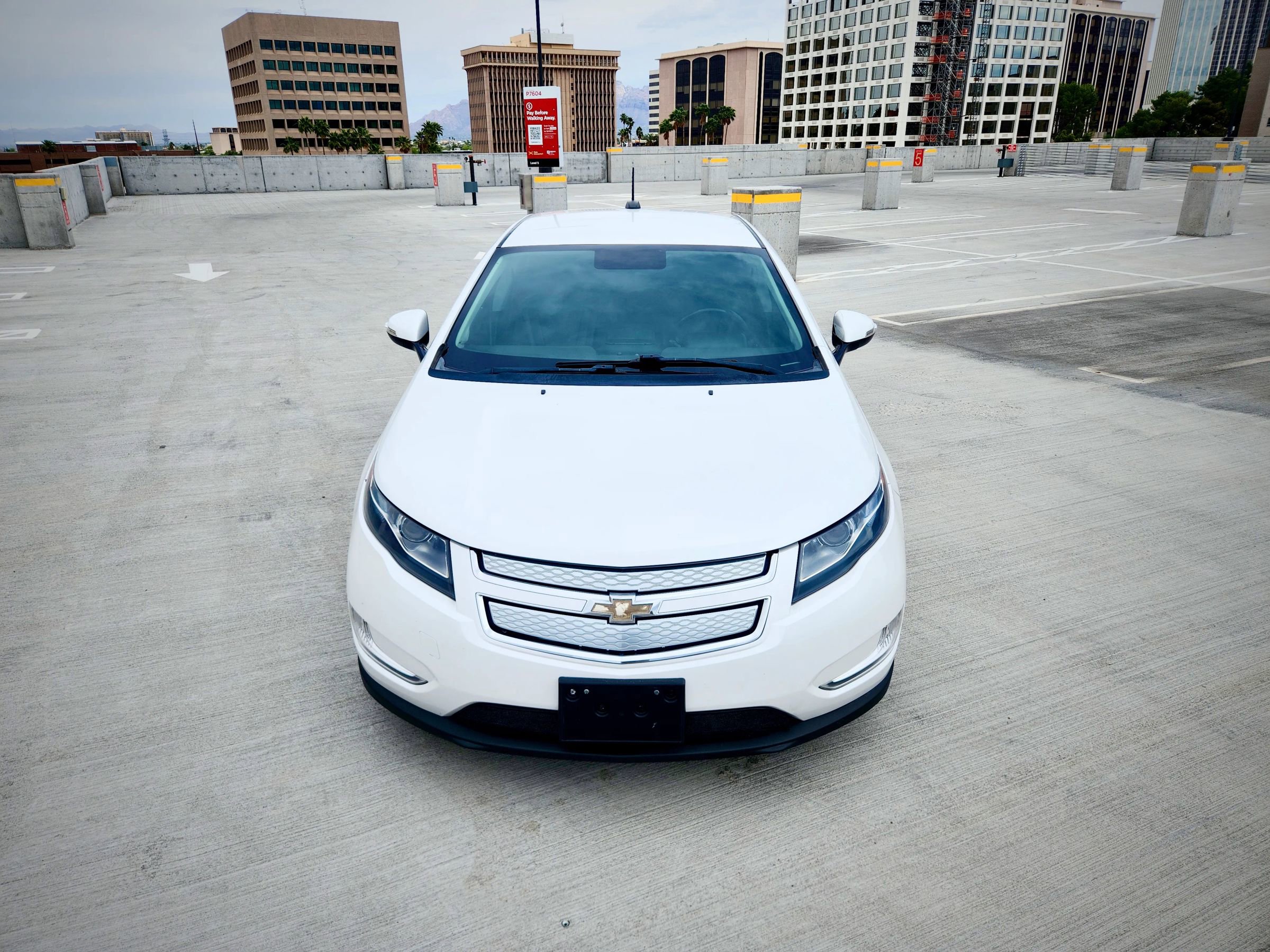 Used 2015 Chevrolet Volt Premium w/ Premium Trim Package FWD image 10