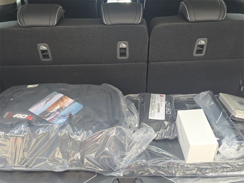 New 2026 INFINITI QX80 Luxe w/ Cargo Package image 9