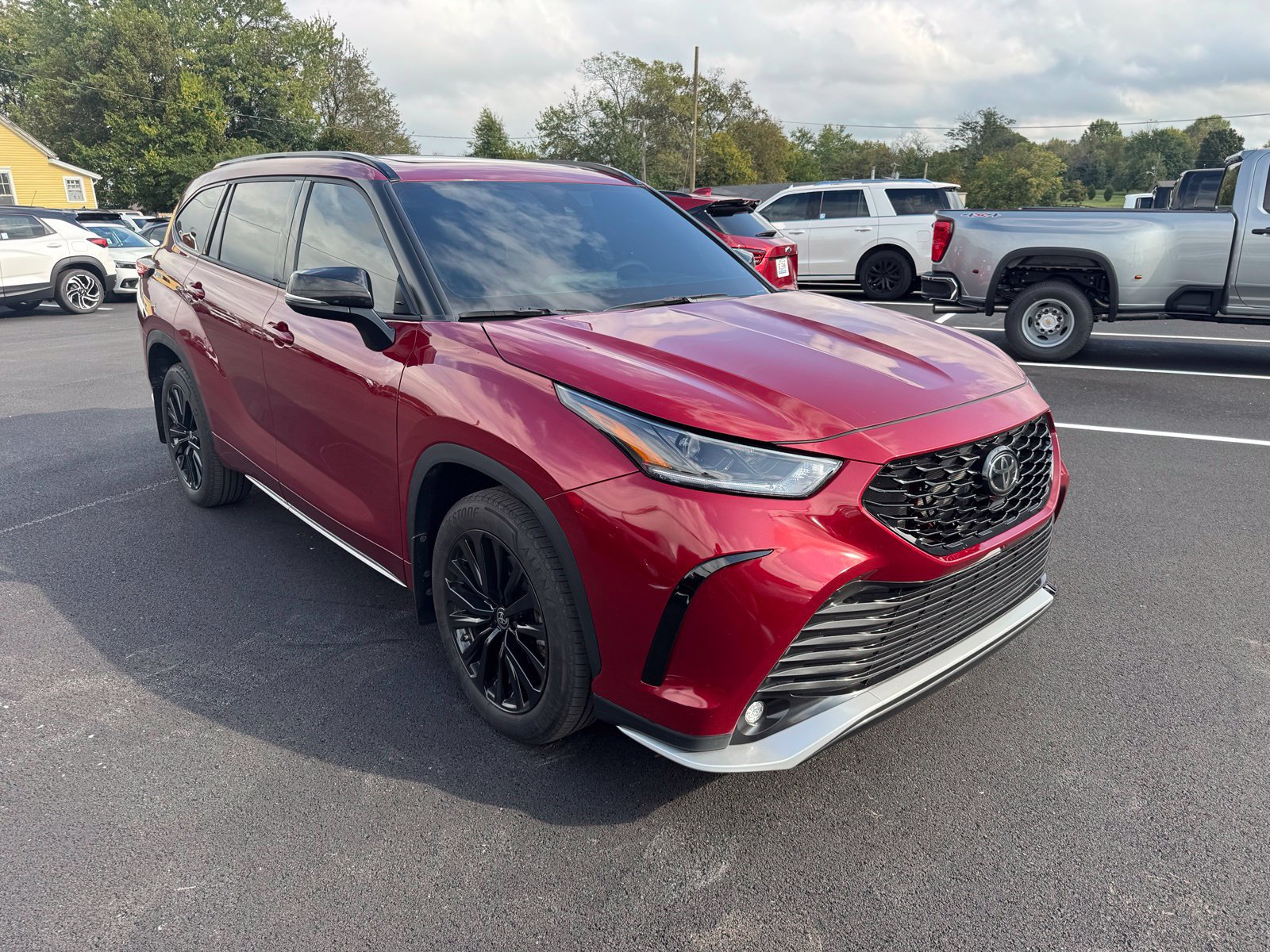 Used 2024 Toyota Highlander XSE AWD/4WD image 8