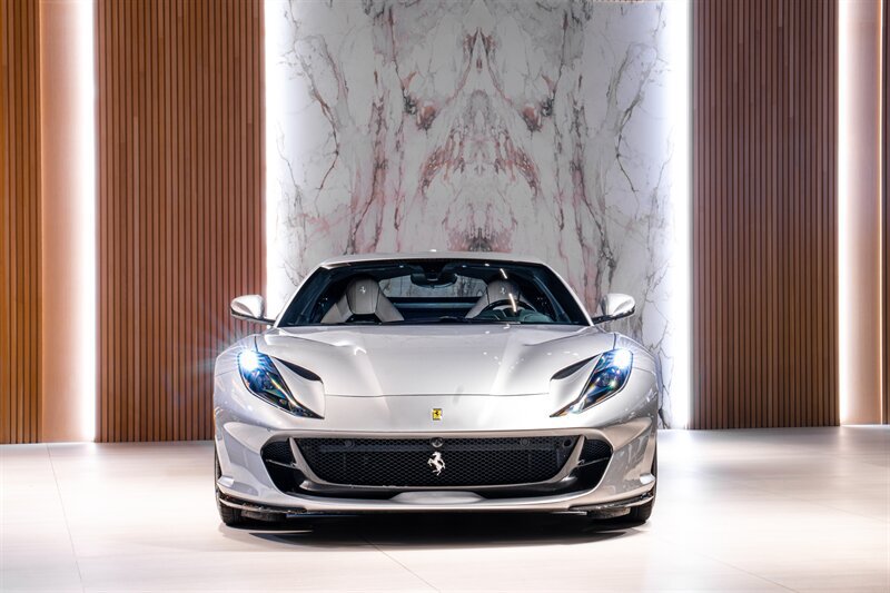 Used 2018 Ferrari 812 Superfast RWD image 2
