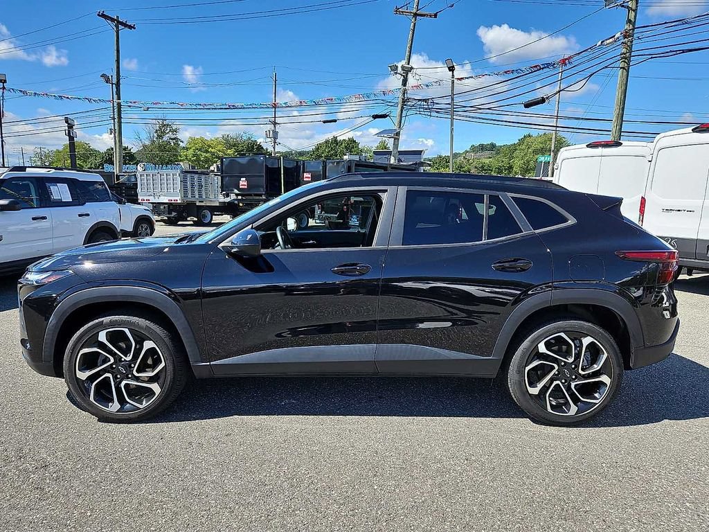 Used 2024 Chevrolet Trax RS w/ Driver Confidence Package FWD image 7