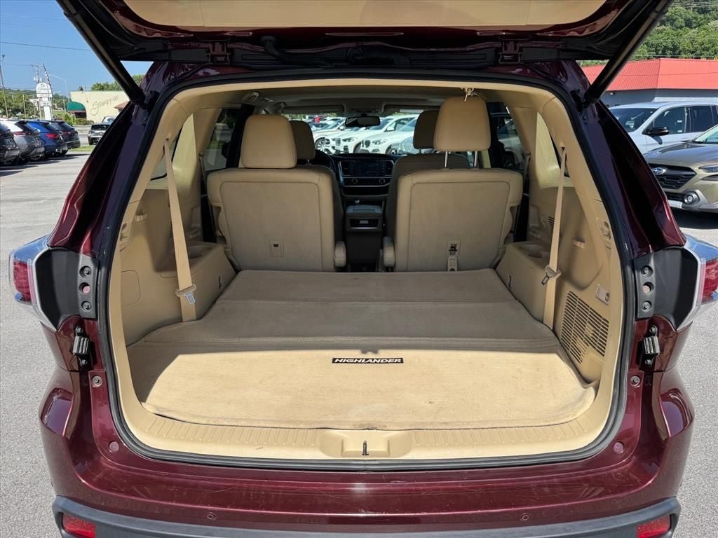 Used 2016 Toyota Highlander Limited AWD/4WD image 16
