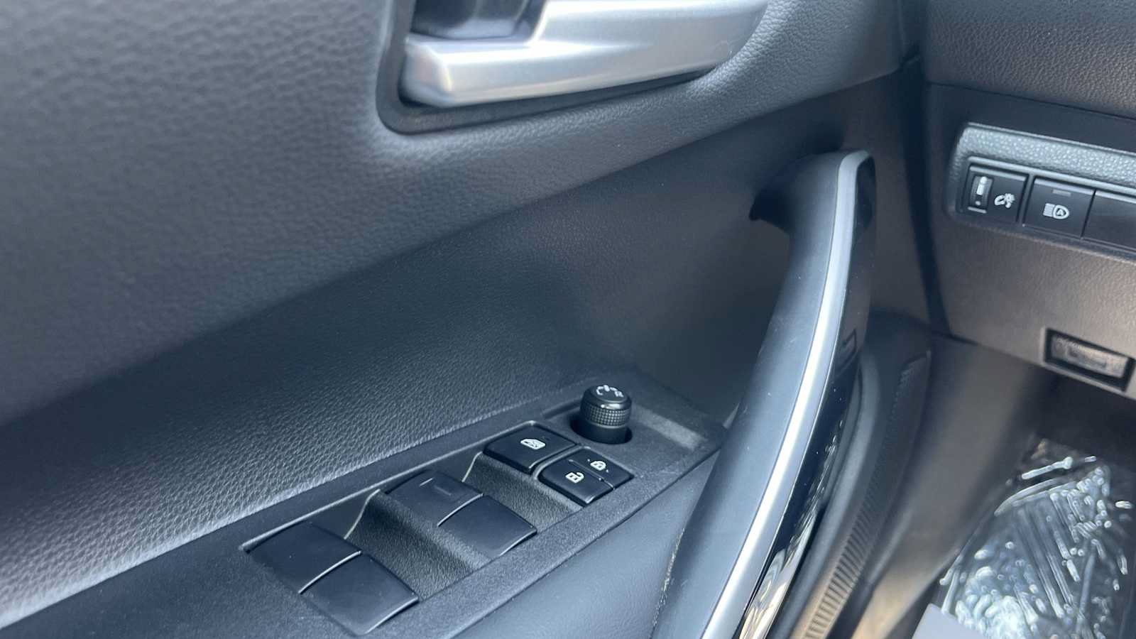 Used 2021 Toyota Corolla XSE w/ Carpet Mat Package (TMS) FWD image 29
