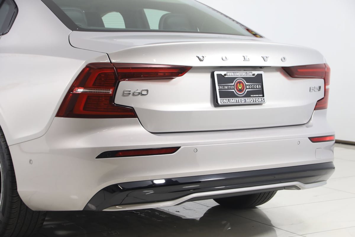 Used 2024 Volvo S60 B5 Plus AWD/4WD image 23