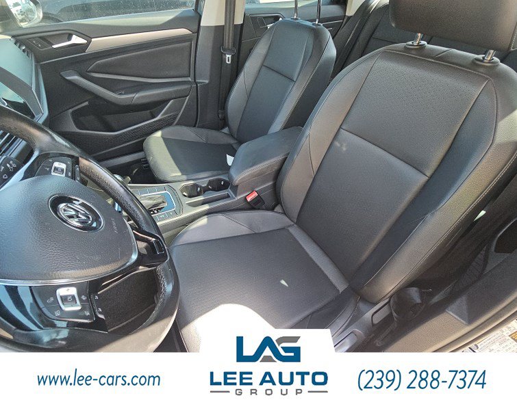 Used 2019 Volkswagen Jetta SE FWD image 5