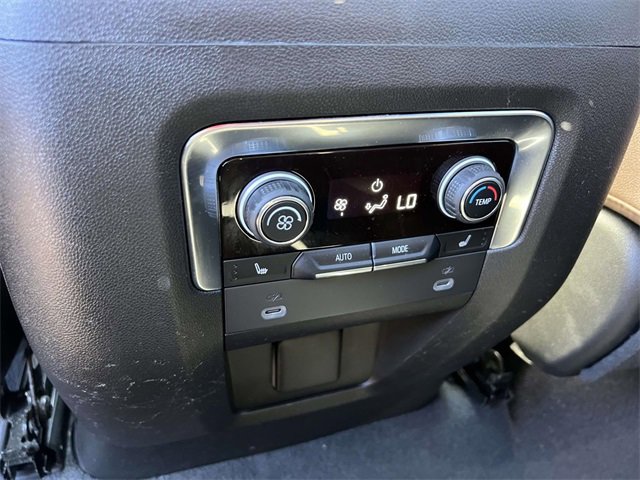 Used 2022 Chevrolet Tahoe High Country image 13