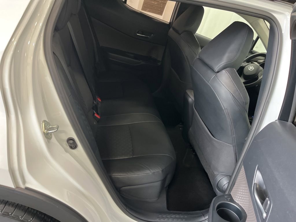 Used 2022 Toyota C-HR Limited FWD image 24