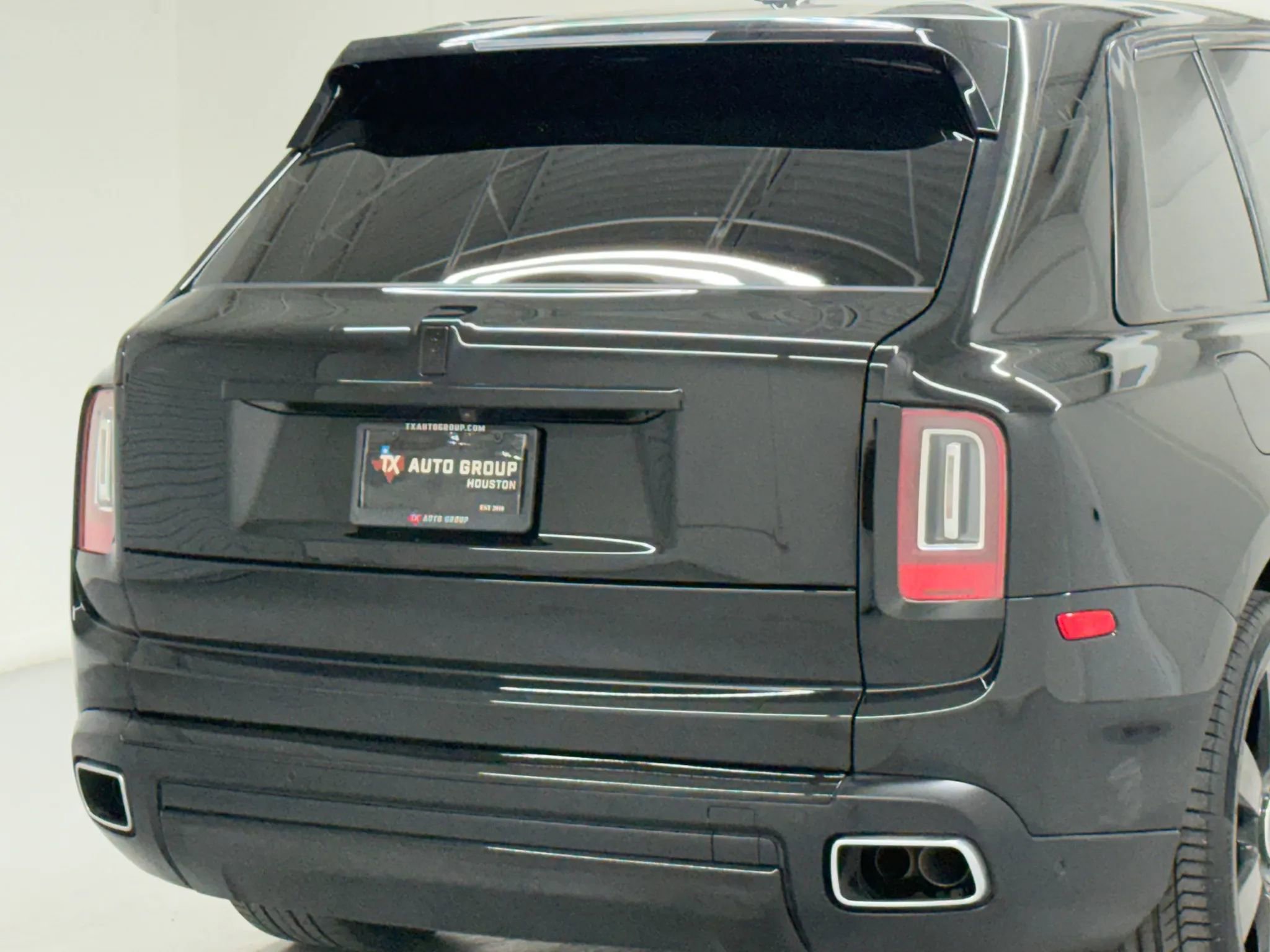 Used 2024 Rolls-Royce Cullinan image 52