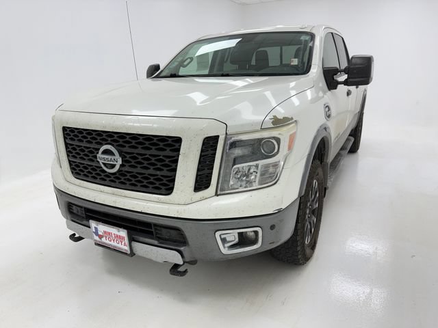 Used 2019 Nissan Titan PRO-4X w/ Pro-4x Convenience Package AWD/4WD image 4