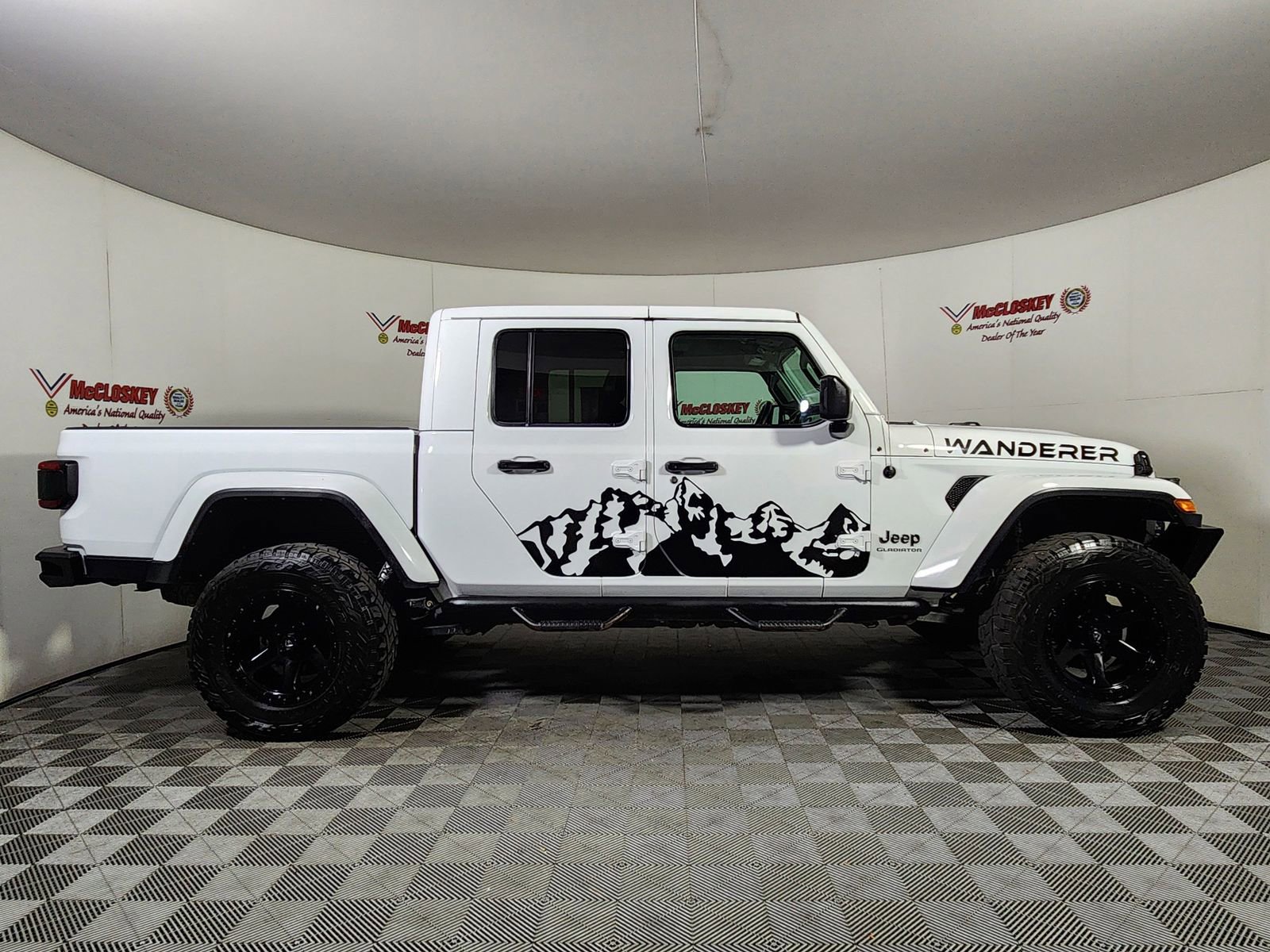 Used 2020 Jeep Gladiator Overland w/ Dual Top Group image 9