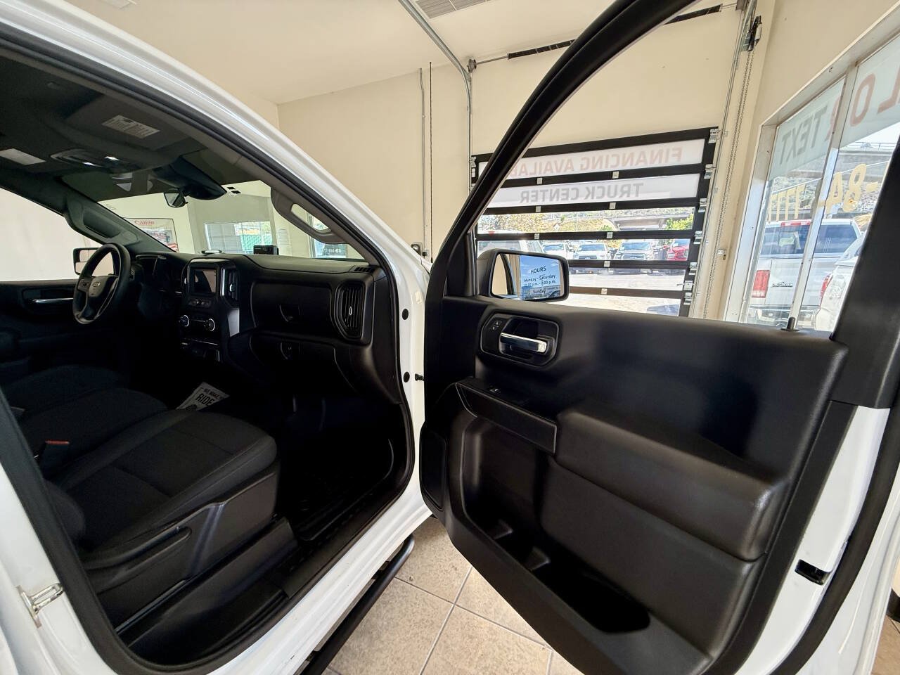 Used 2023 Chevrolet Silverado 1500 Custom AWD/4WD image 22