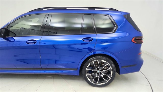 Used 2025 BMW X7 M60i image 11