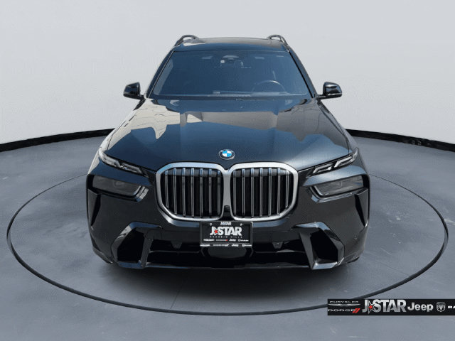 Used 2025 BMW X7 xDrive40i w/ M Sport Package AWD/4WD image 2
