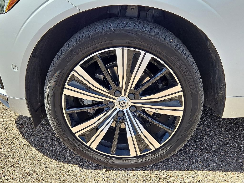 Used 2023 Volvo XC60 B5 Plus AWD/4WD image 11