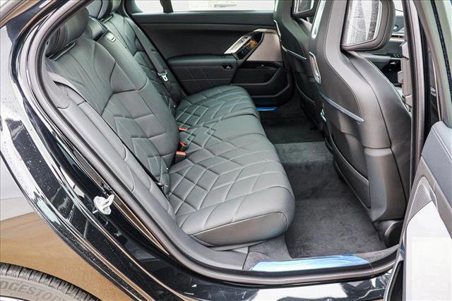 New 2025 BMW i7 eDrive50 w/ Premium Package image 24