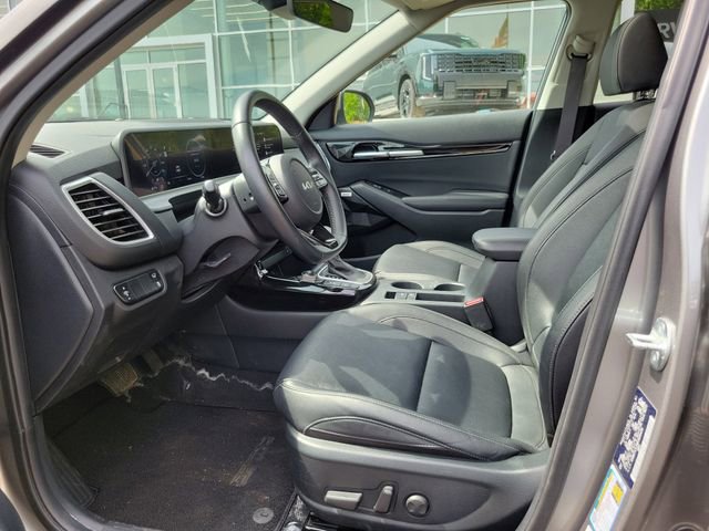 Certified 2024 Kia Seltos SX w/ SX Sunroof Package AWD/4WD image 9