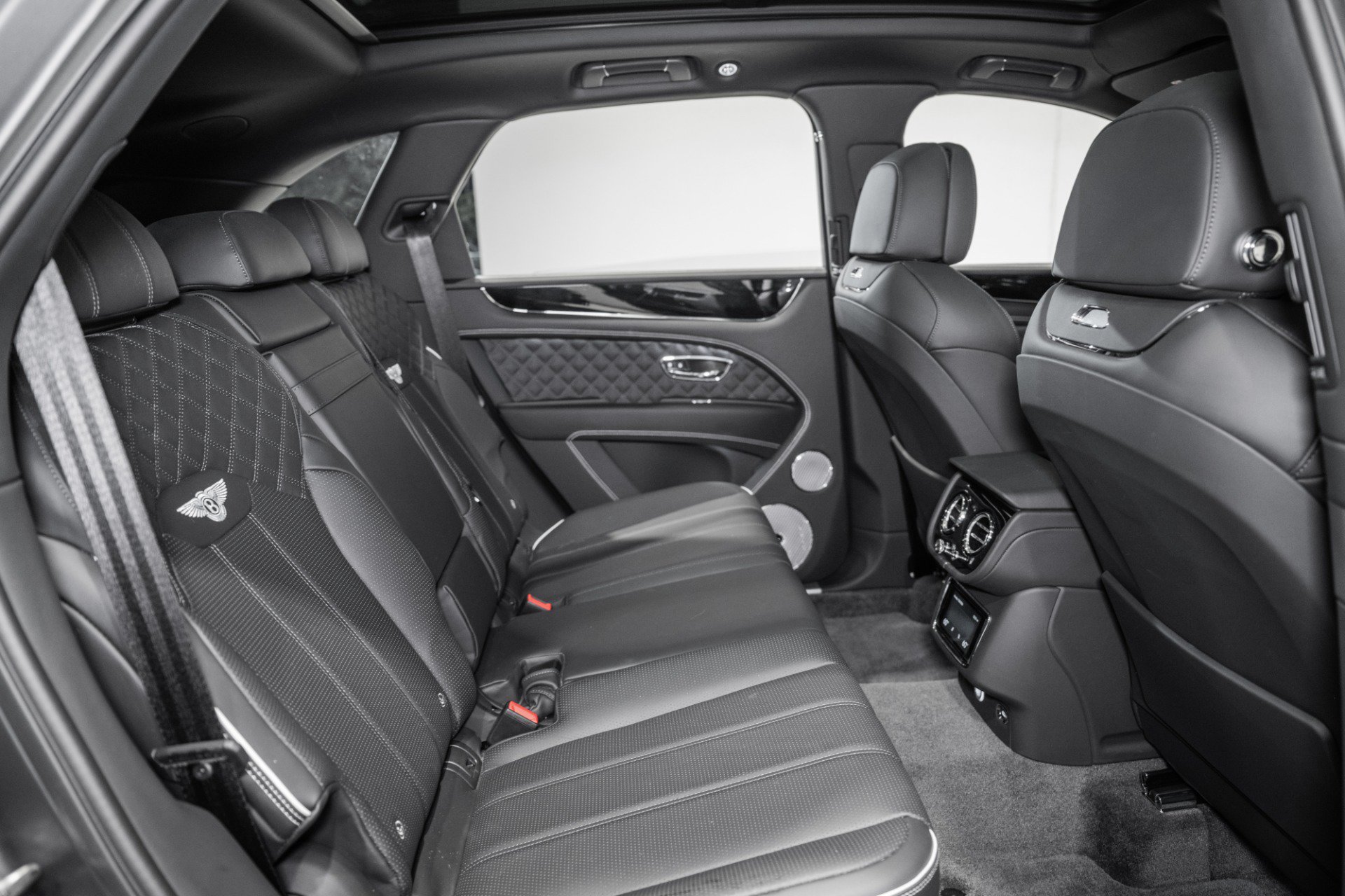New 2024 Bentley Bentayga AWD/4WD image 23