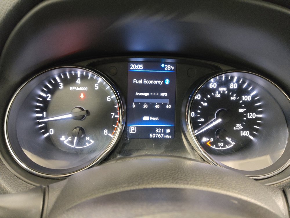 Used 2018 Nissan Rogue SV w/ Premium Package image 23